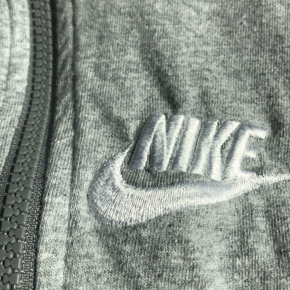 Nike zip up - Picture 2 of 2